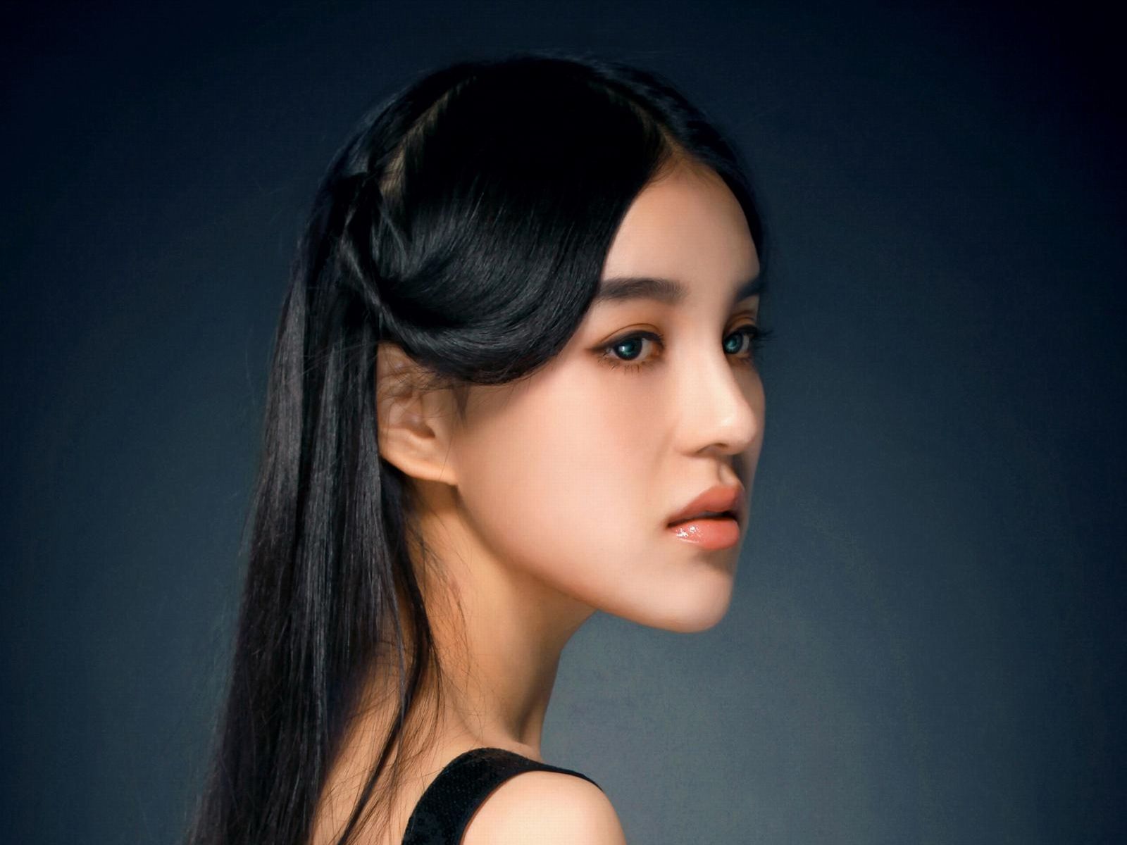 混血美女模特石一伊 棚拍图片 [45P]插图3