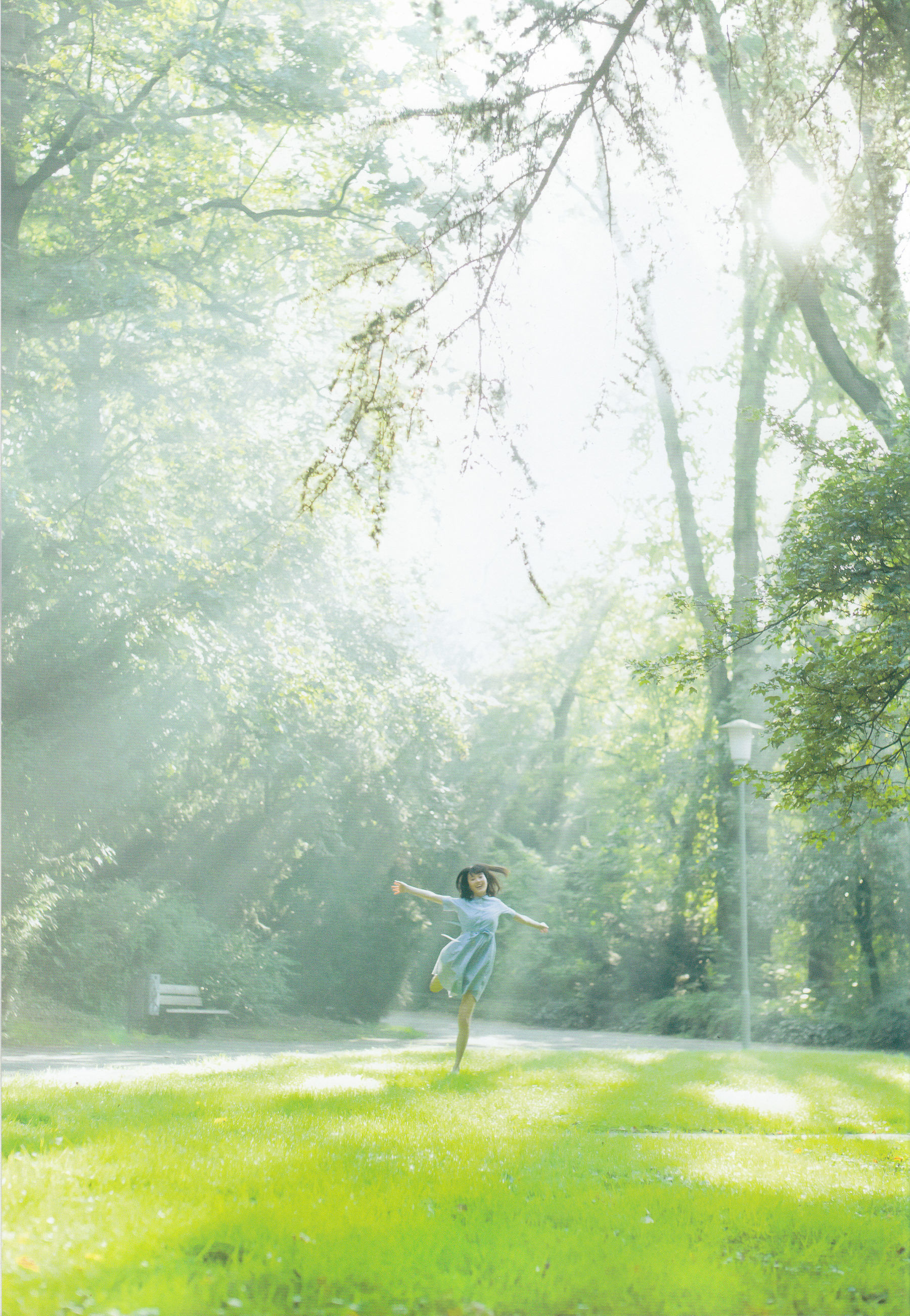 生田絵梨花1st写真集 『転調』 [152P]插图5