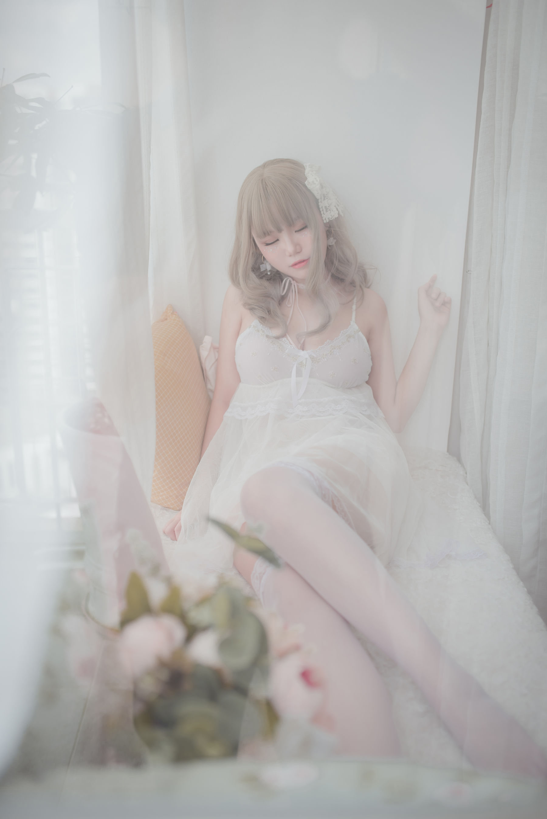 [萝莉COS] Yoko宅夏《白色丝质连衣裙》 [26P]插图7