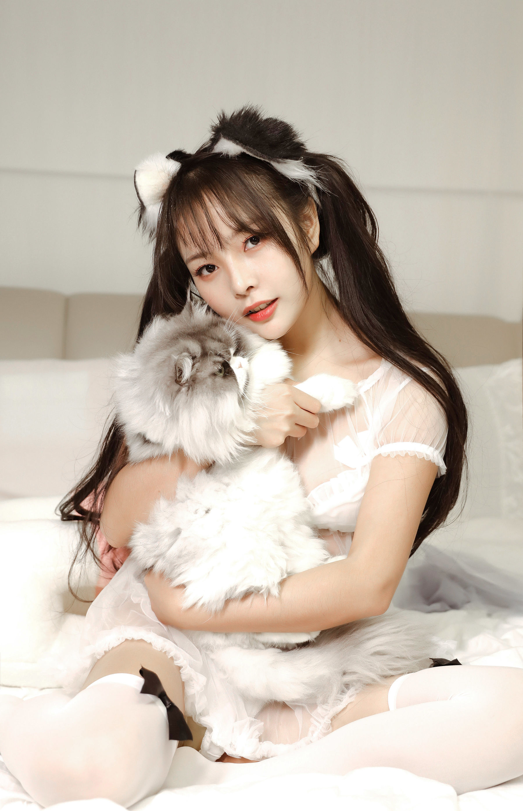[Cosplay写真] 苏嫣嫣阿姨 – 白色猫耳头饰 [10P]插图3