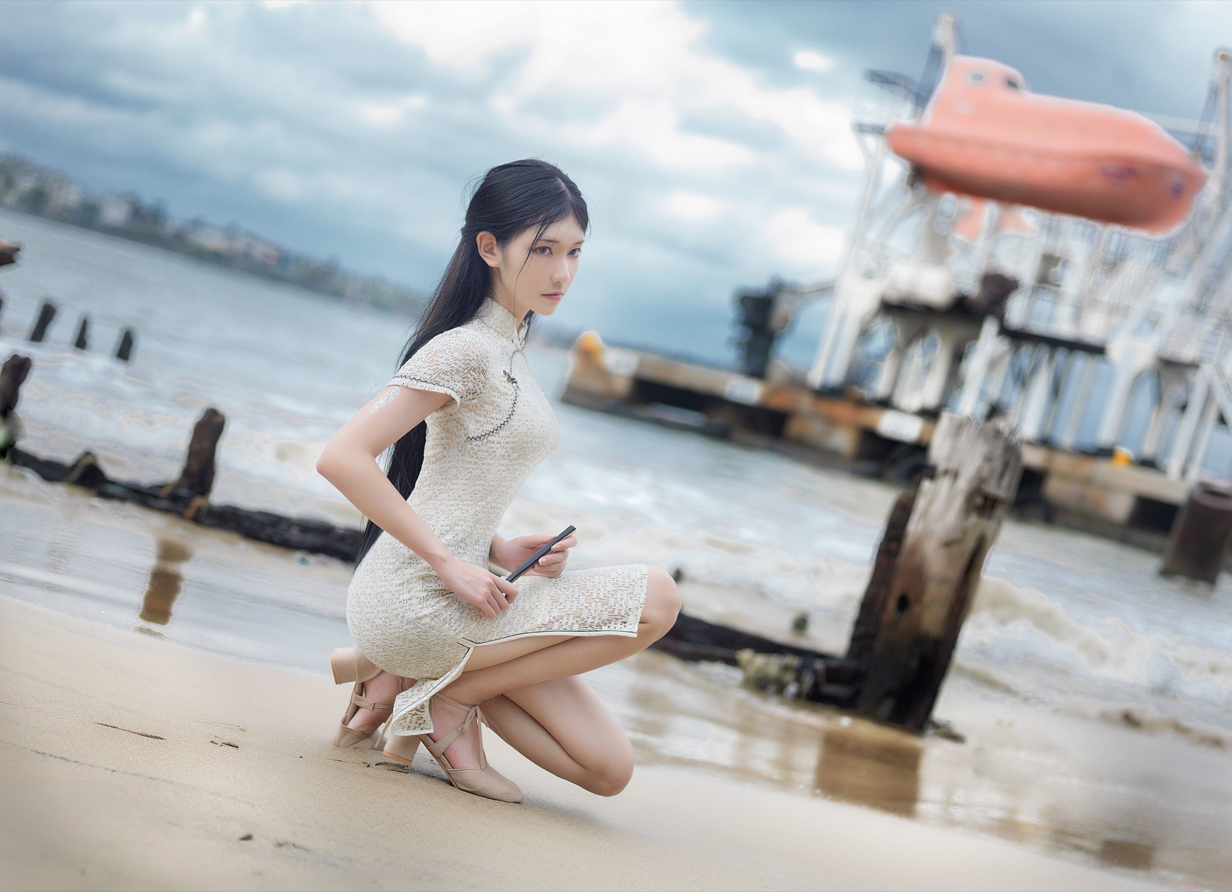 动漫博主南桃Momoko 街拍白旗袍 [11P]插图6