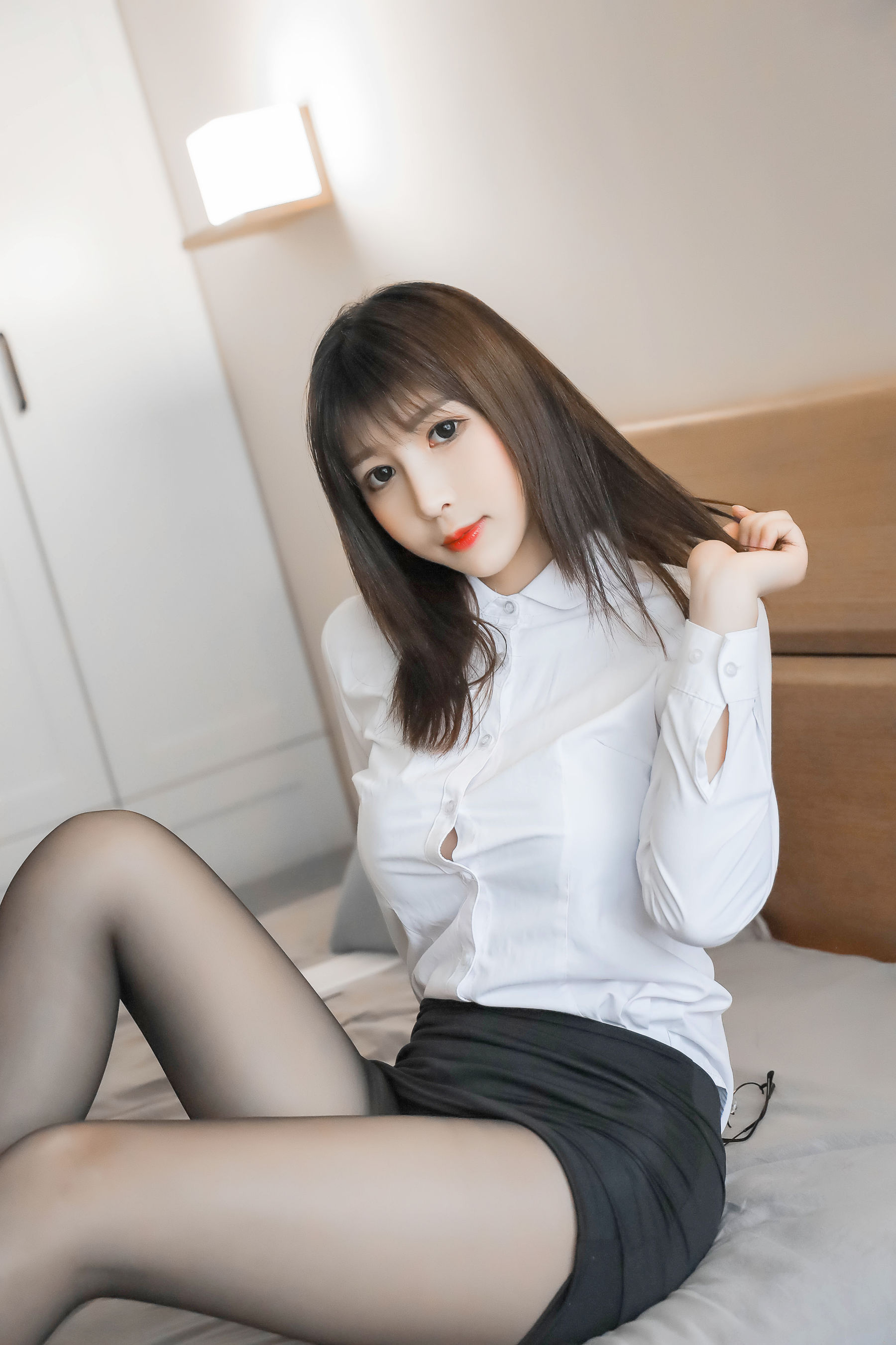 斗鱼主播w黑米粥w – 制服OL [34P]插图5