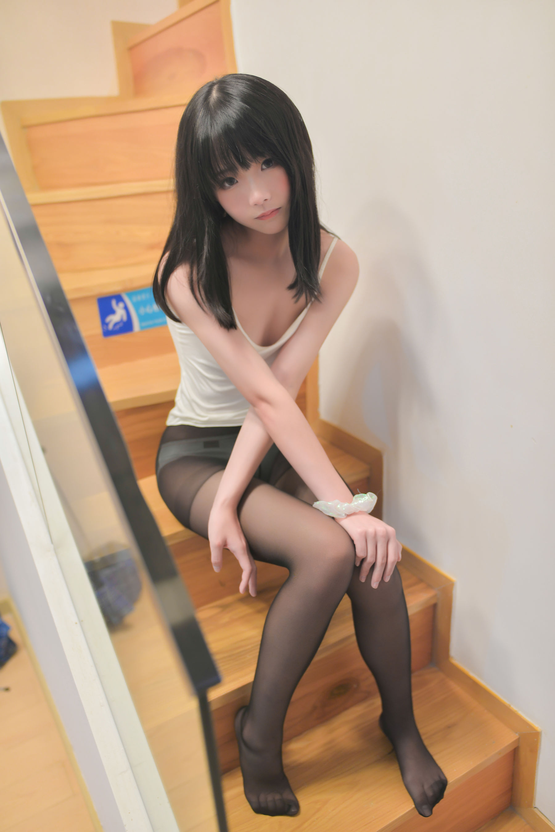 微博正妹像个傻依 -学妹黑丝 [31P]插图3