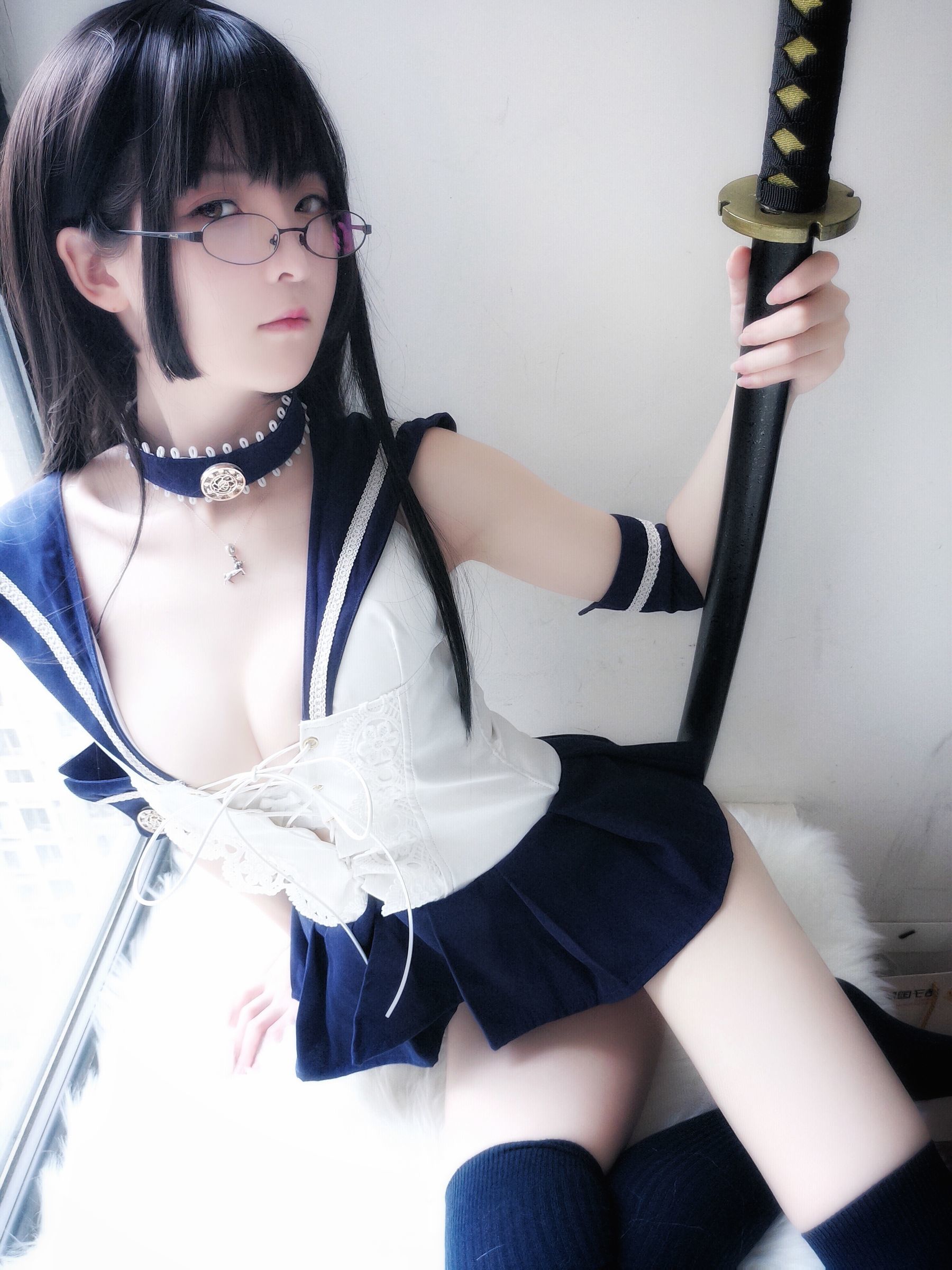 [萝莉COS] 一小央泽 – 武士刀与水手服 [20P]-美图馆