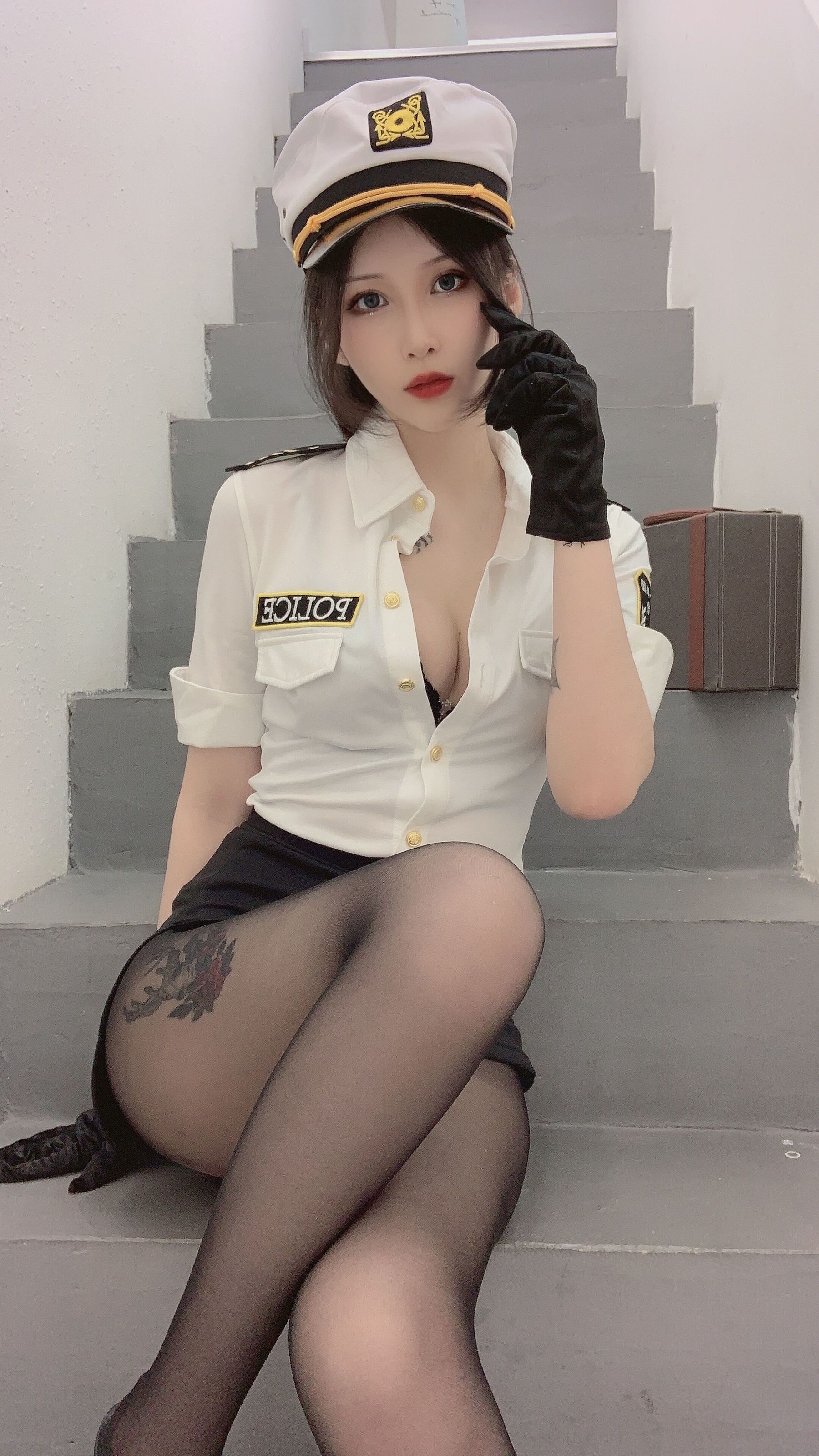 vams子 – 女警 [47P]插图2