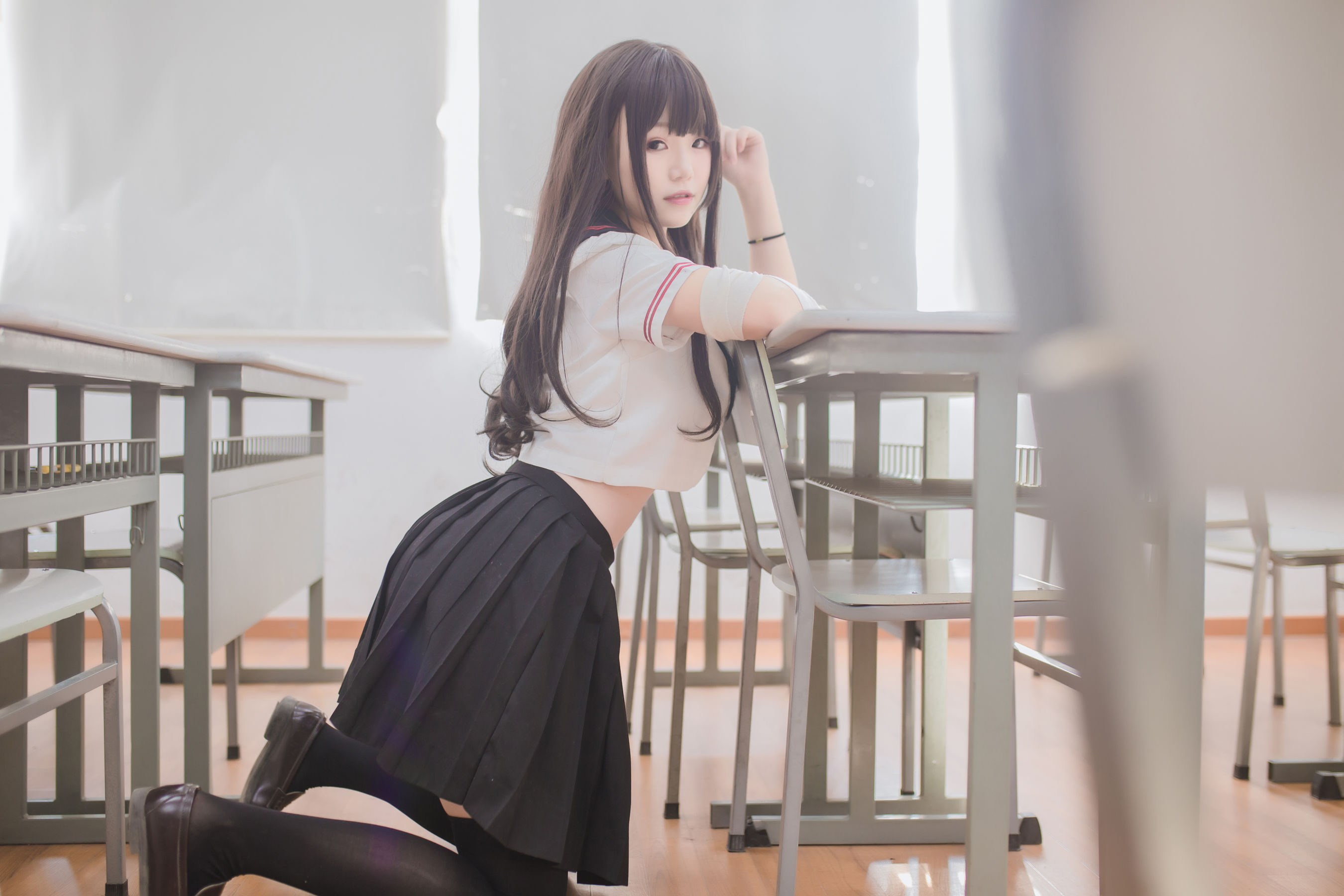 [萝莉COS] Yoko宅夏《黑丝JK》 [39P]插图2