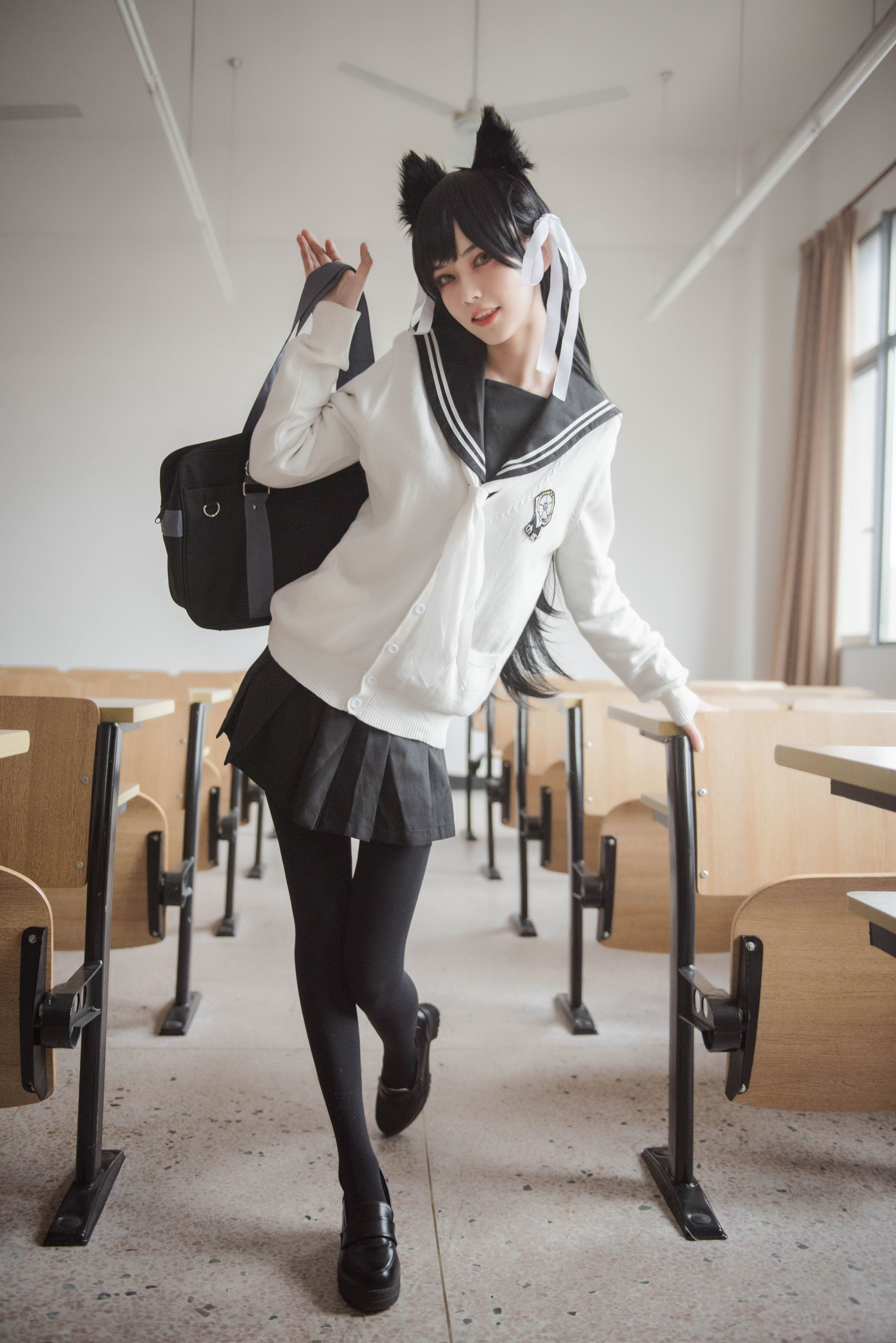 [萝莉COS] 小妖精你的负卿 – 爱宕制服 [10P]插图5