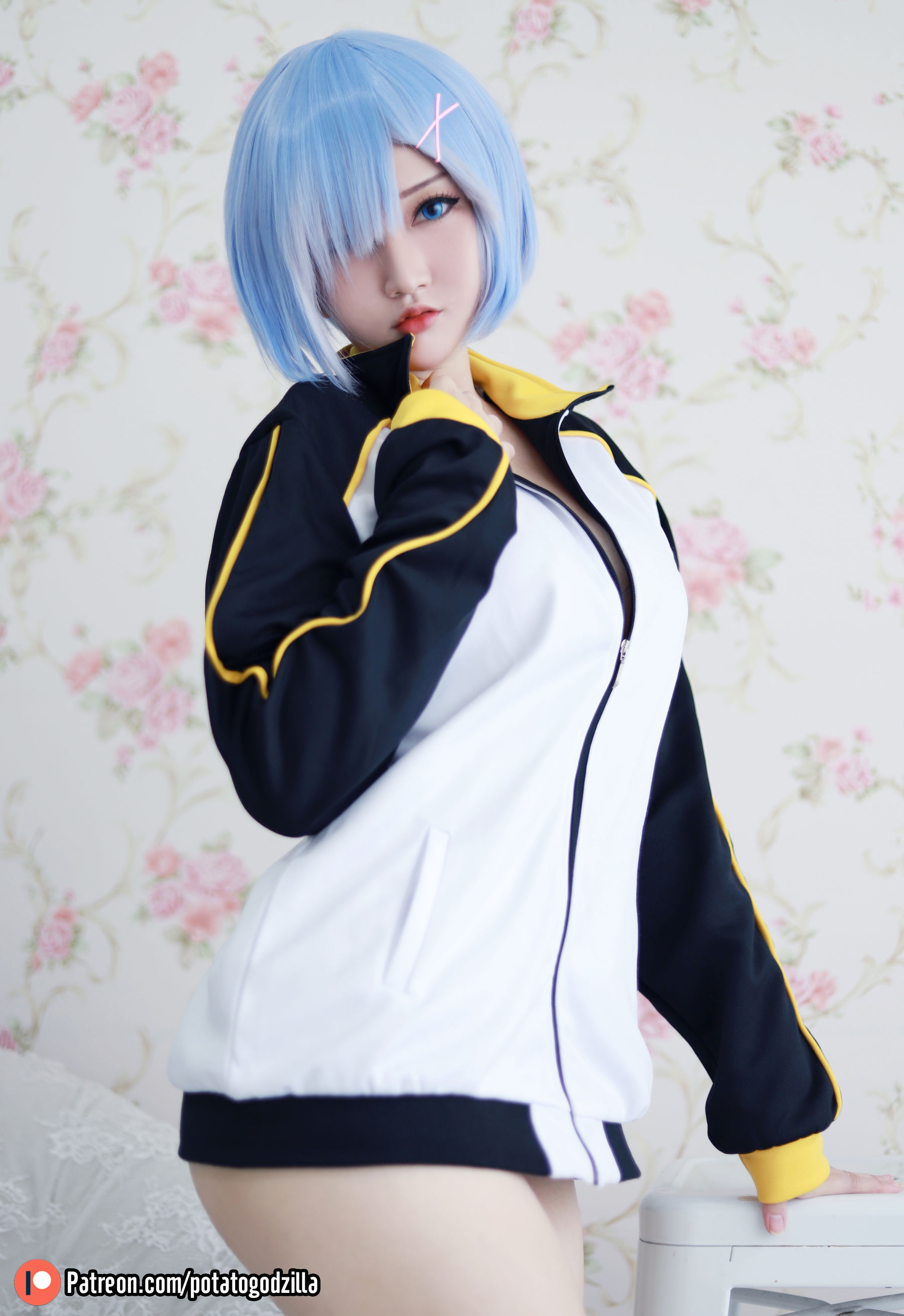 Coser小姐姐Potato Godzilla – Rem In Subaru Jacket [30P]-美图馆