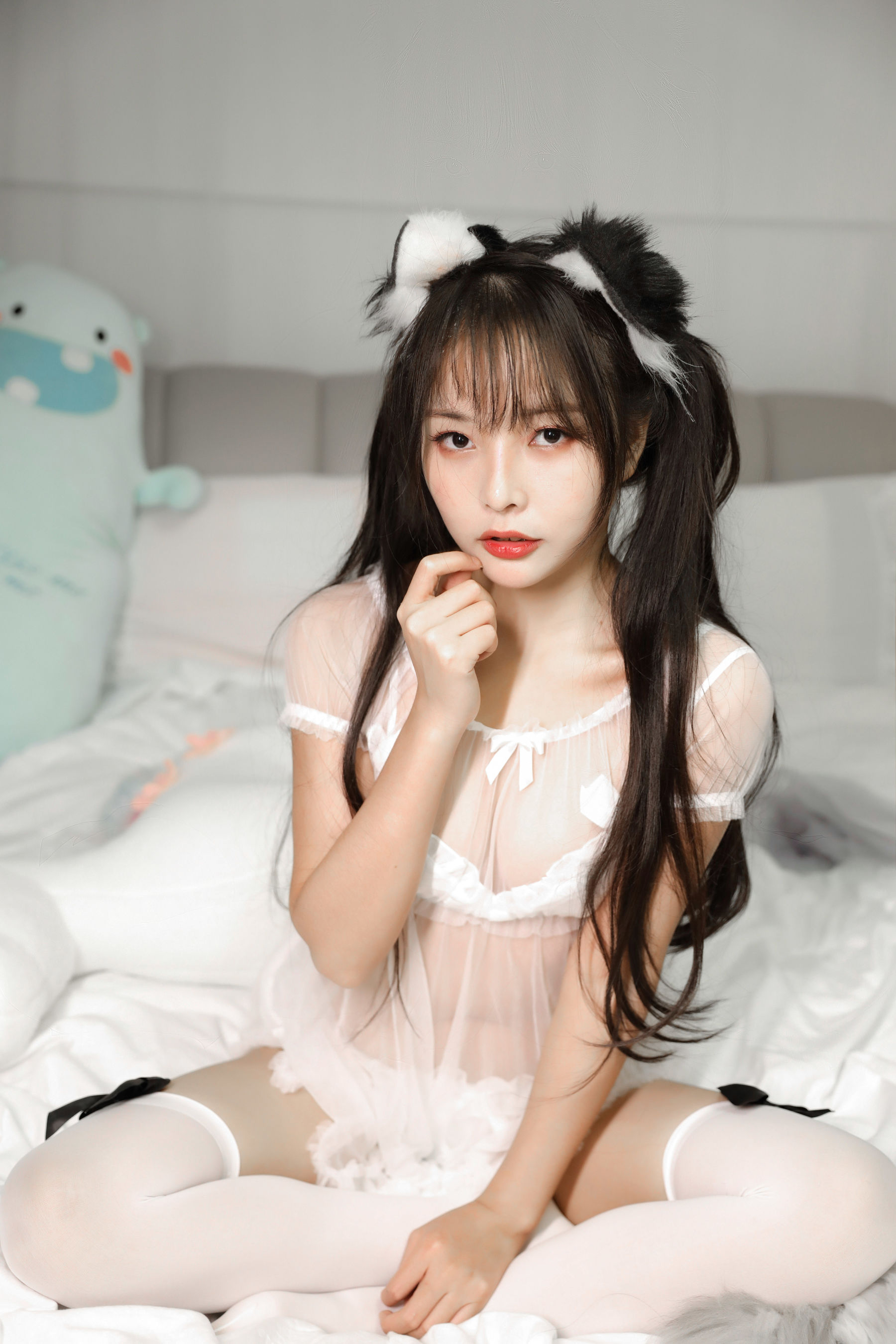 [Cosplay写真] 苏嫣嫣阿姨 – 白色猫耳头饰 [10P]插图2