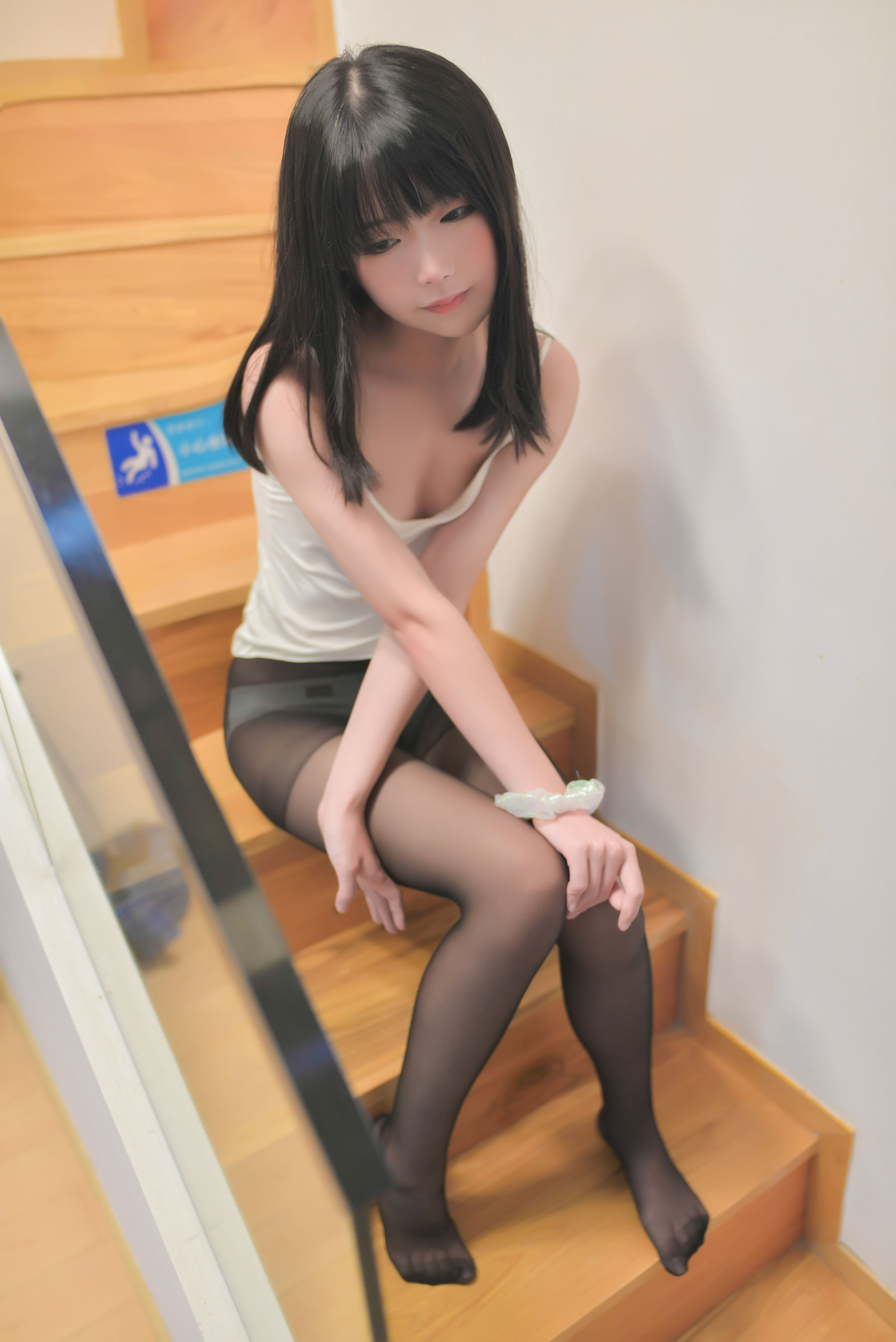 微博正妹像个傻依 -学妹黑丝 [31P]插图2