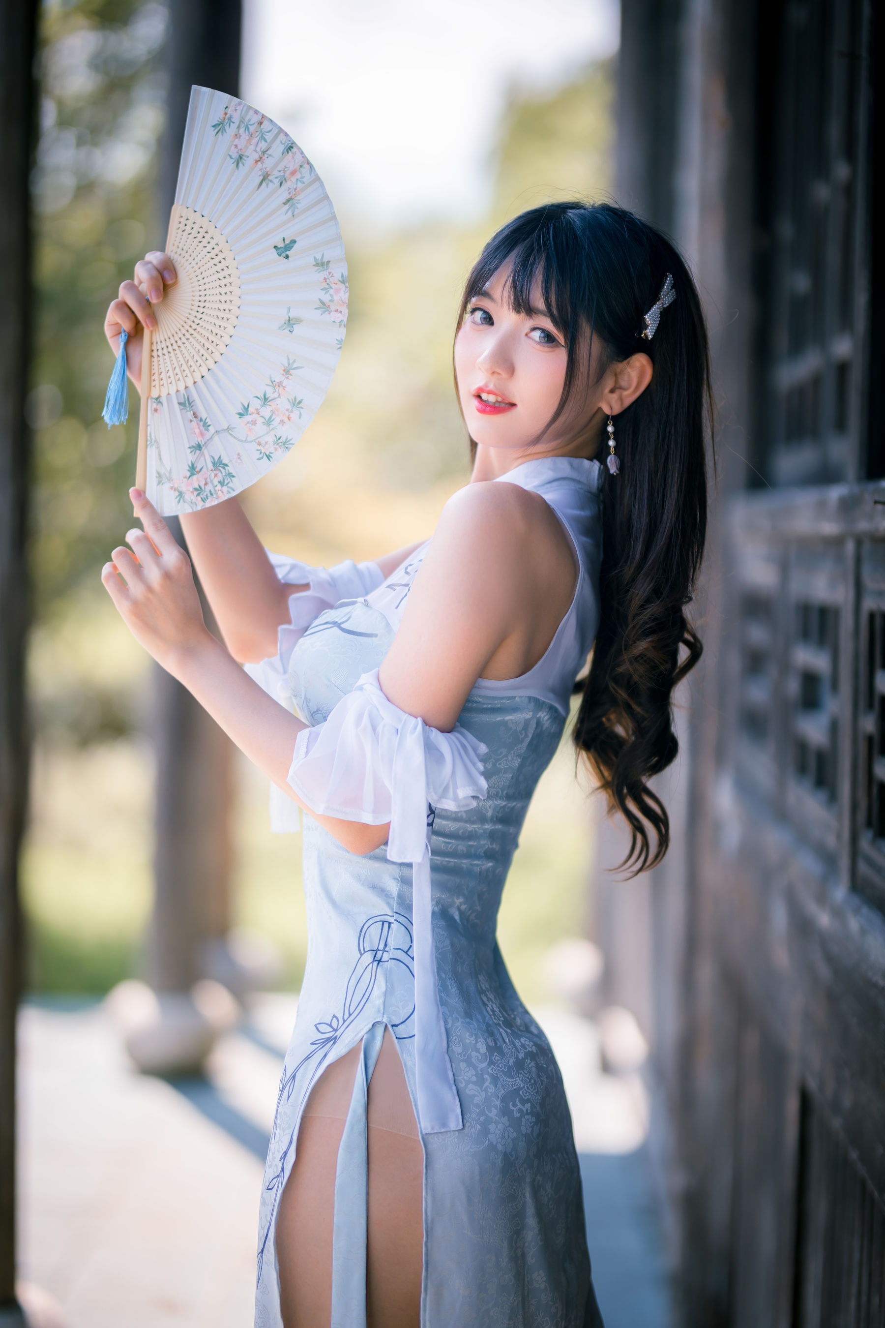 可爱妹子陆卿卿kyokyo – 蓝色旗袍 [24P]插图2