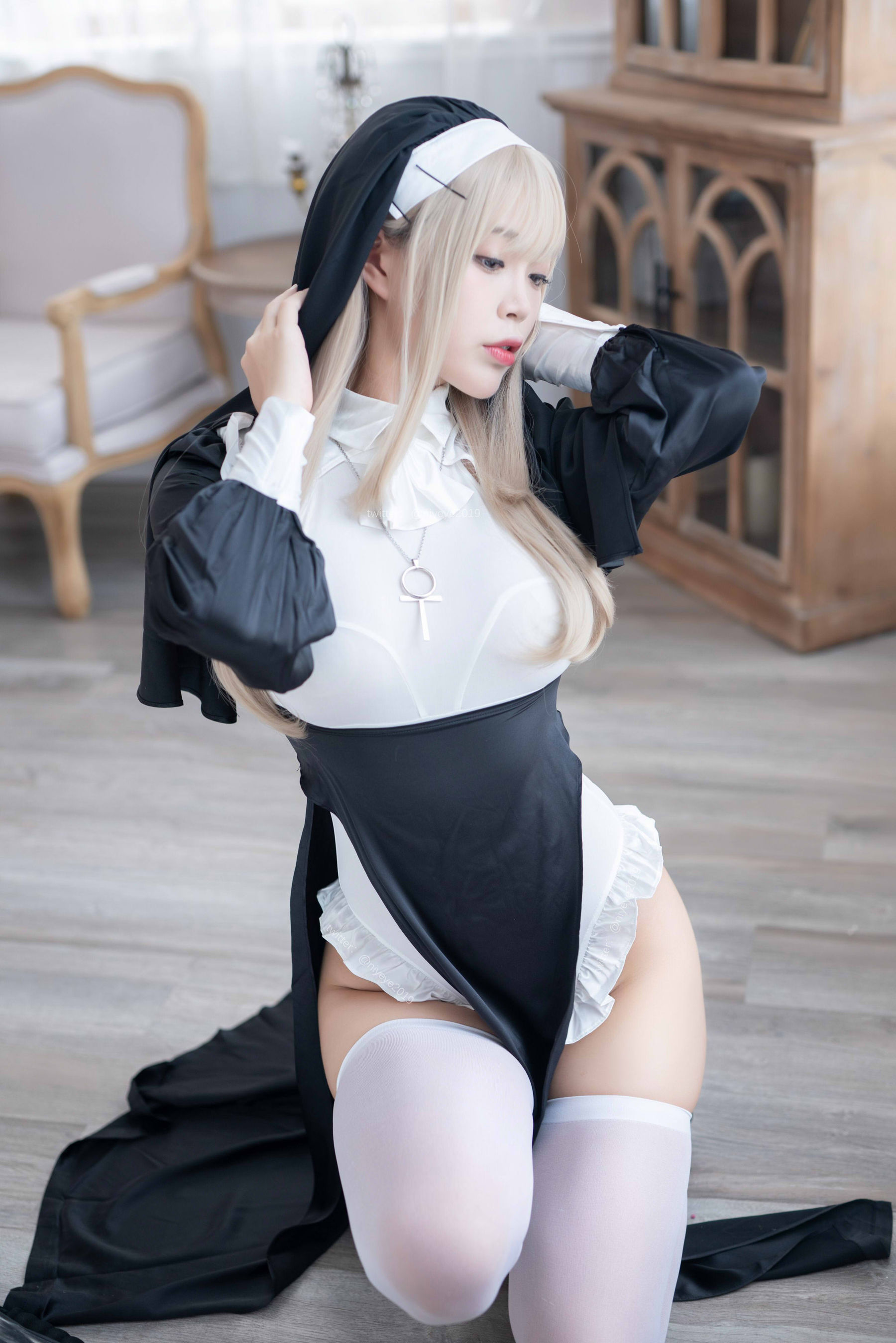 萌系小姐姐-白烨- – 禁x欲修女 [77P]插图6