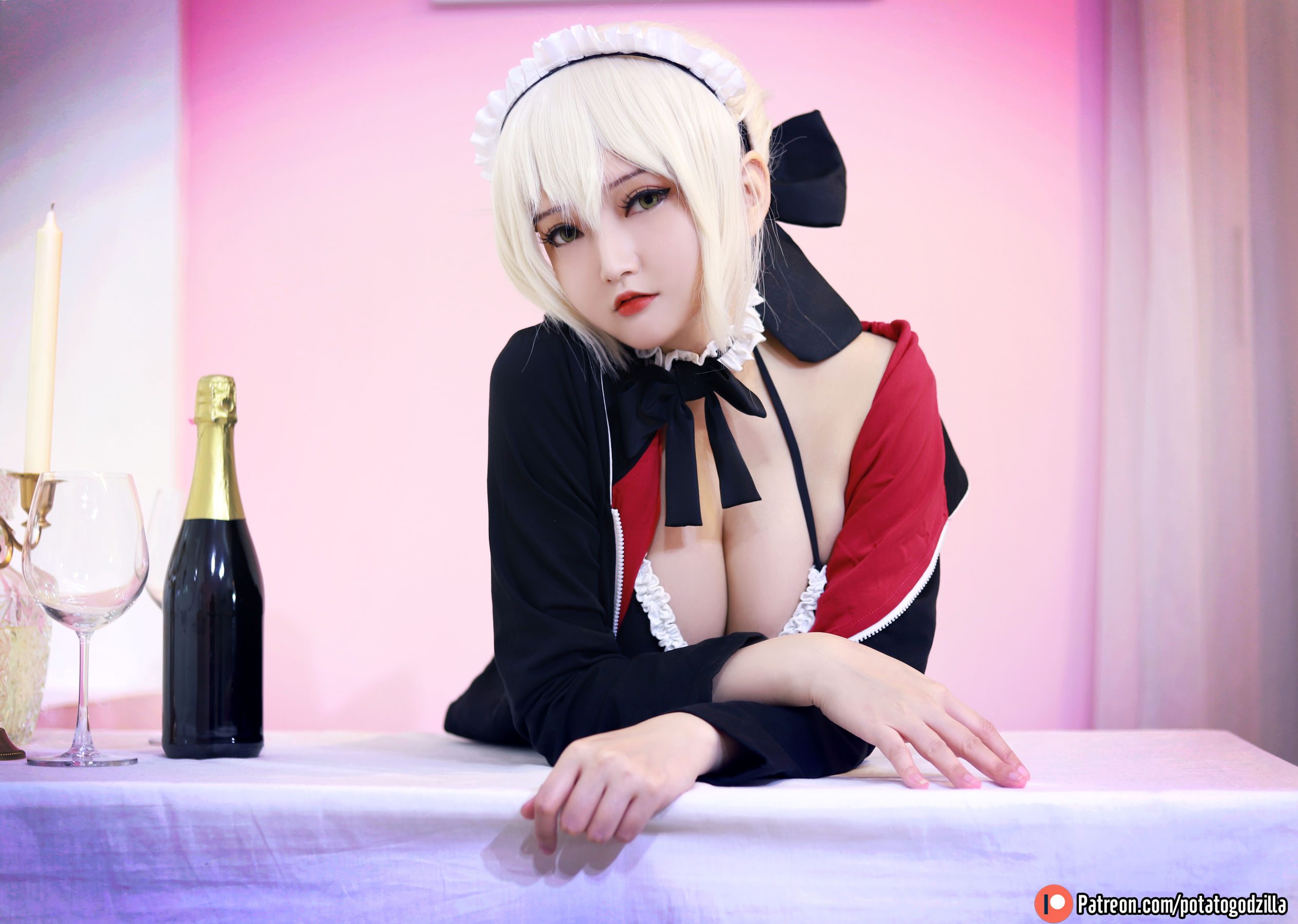 Coser小姐姐Potato Godzilla – Saber Alter Maid [42P]插图3