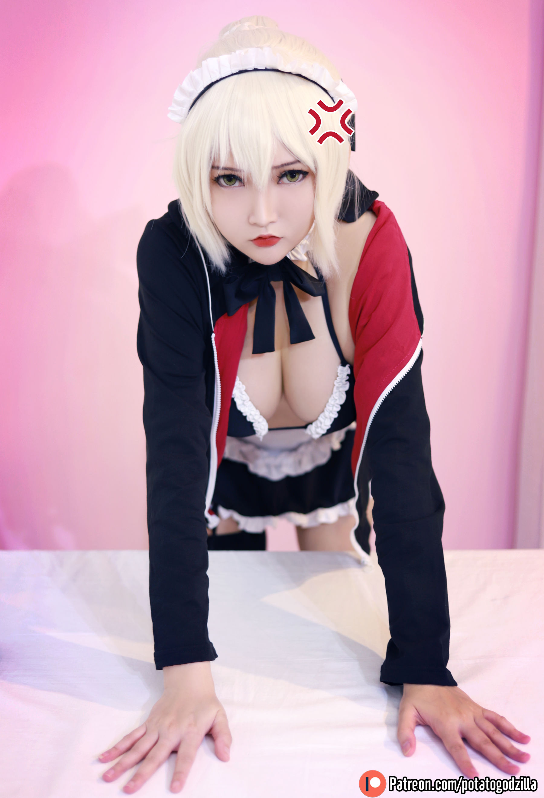 Coser小姐姐Potato Godzilla – Saber Alter Maid [42P]插图4